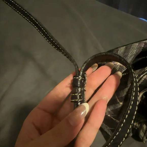 Burberry Vintage Plaid Zip Pouch Crossbody Bag - Black & Mauve - Picture 4 of 4